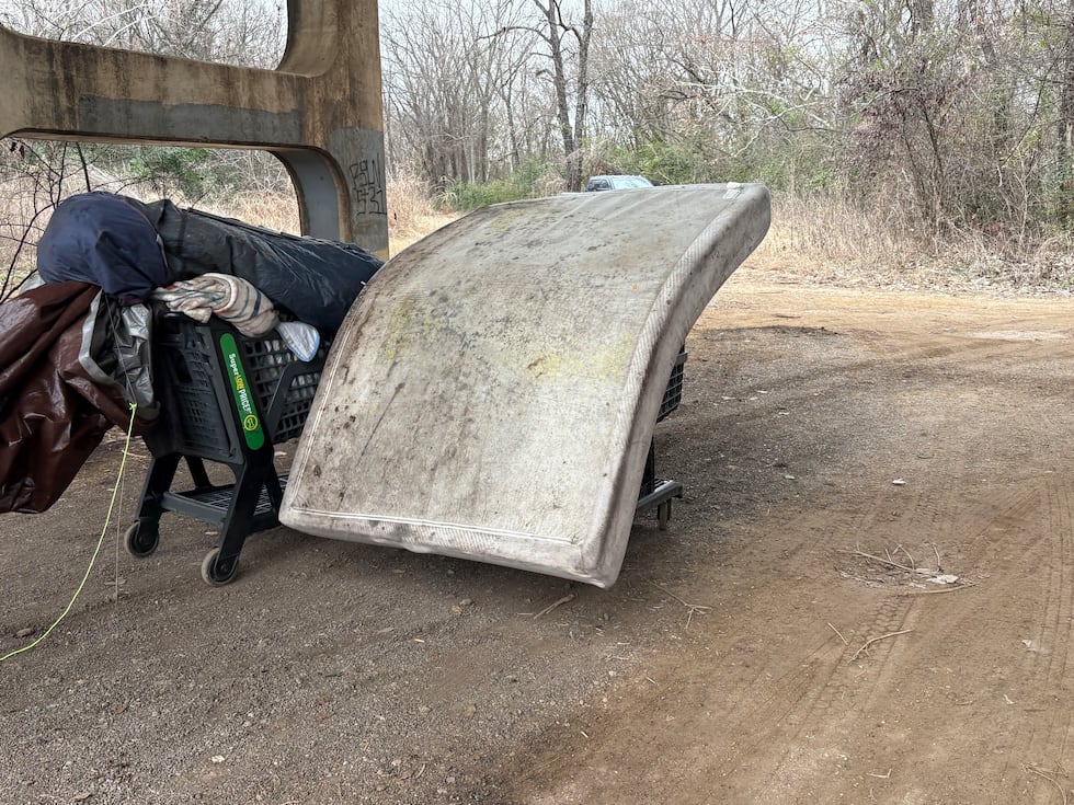 Demolición de la "ciudad de tiendas de campaña" de Tyler
