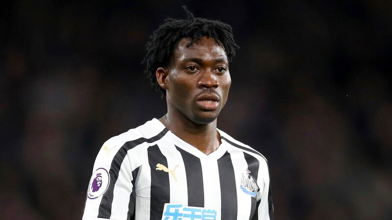 ARCHIVO - Foto del 12 de enero del 2019, el jugador del Newcastle Christian Atsu durante un...