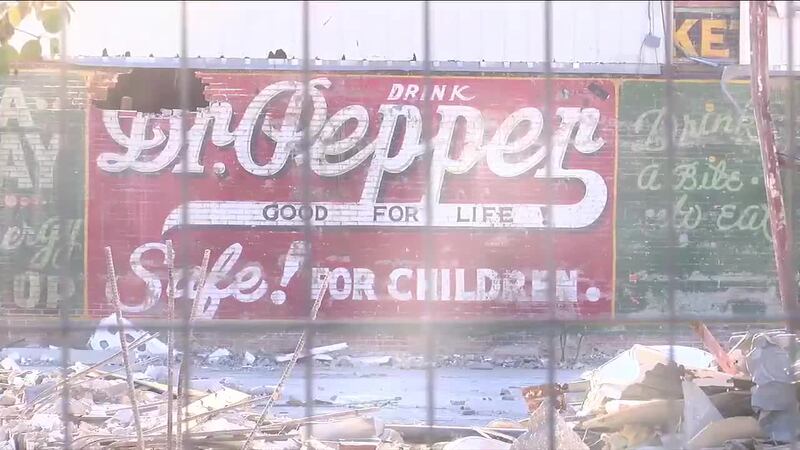 El edificio donde se encuentra el mural de Dr. Pepper en Lufkin fue comprado por $25,650