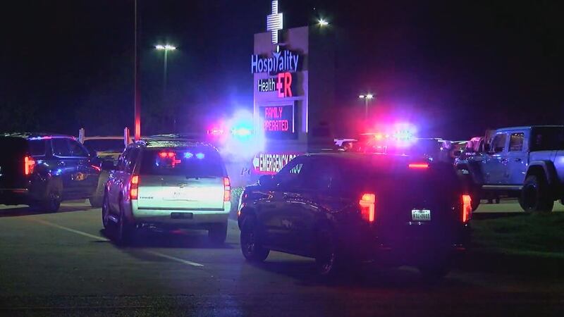 Los Texas Rangers están investigando un tiroteo fatal que involucra a un oficial de policía de...