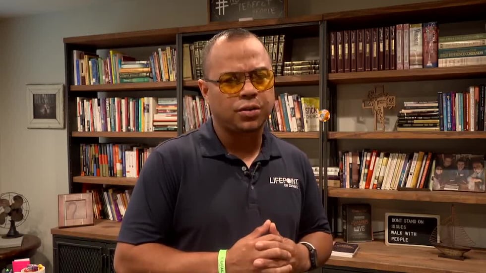 Pastor hispano de Tyler lidera esfuerzos de ayuda para afectados por terremoto en Colombia