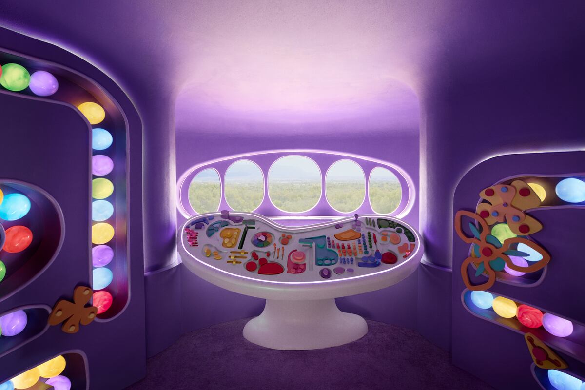 preloaded gallery image