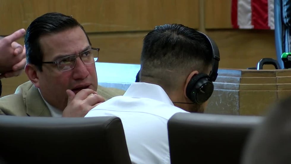 Comienza juicio contra dueño hispano de un taller de autos en Tyler acusado de disparar...
