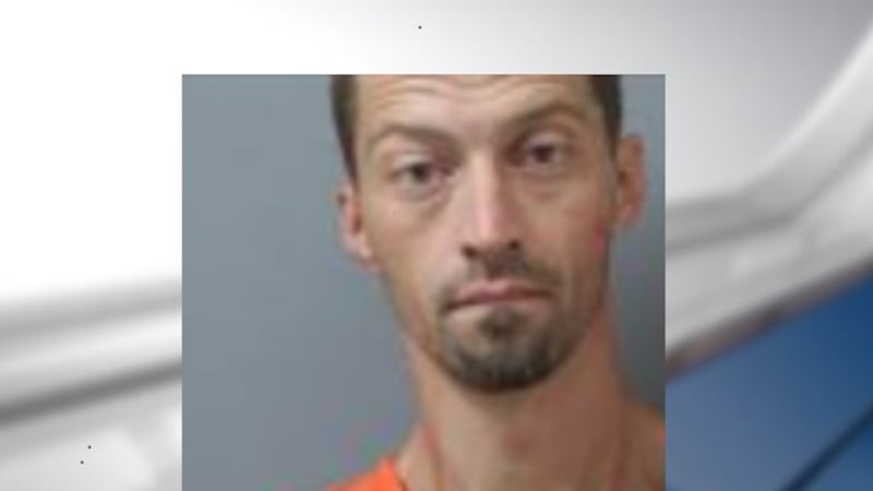 Policía de Lone Star investiga homicidio de un hombre encontrado inconsciente en la calle.