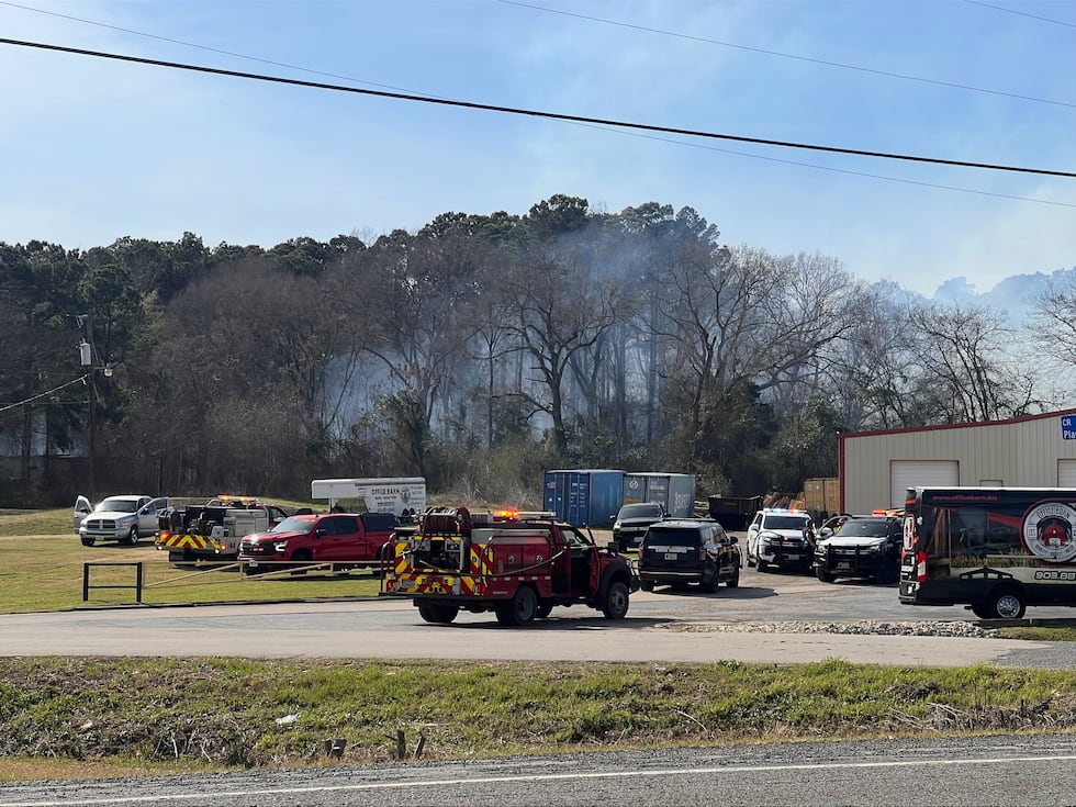 Fire forces evacuations in south Lindale