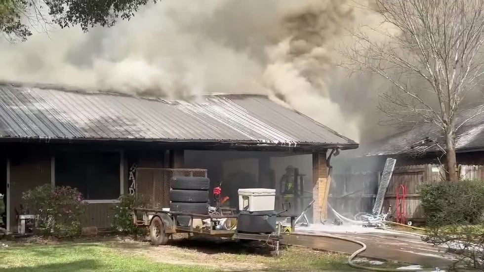 Un incendio en Lufkin causa daños en dos viviendas de Birdsong Road