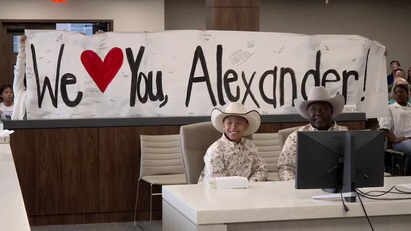 Tyler fifth graders surprise classmate during adoption ceremony