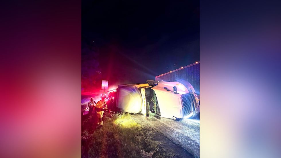 Driver injured, diesel spilled in semi-truck crash near Kilgore