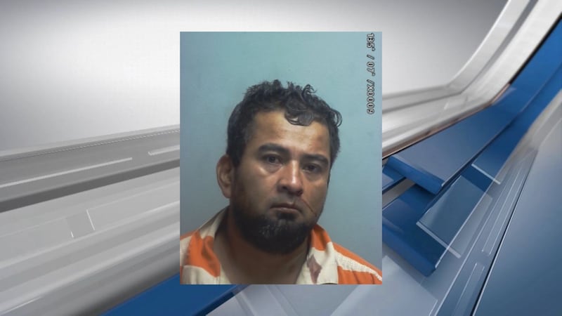 Hombre hispano es acusado del apuñalamiento mortal ocurrido en el centro de Nacogdoches