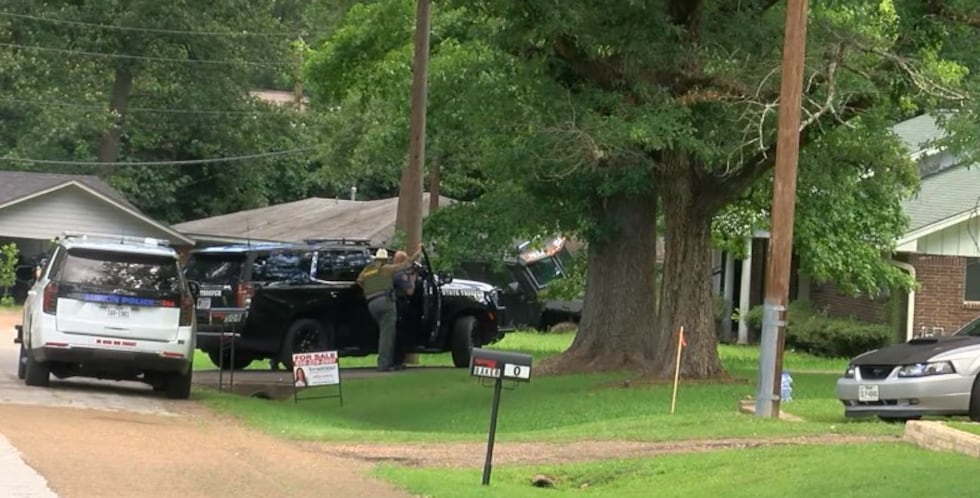 Lufkin police are engaged in a standoff on Brasell Street.