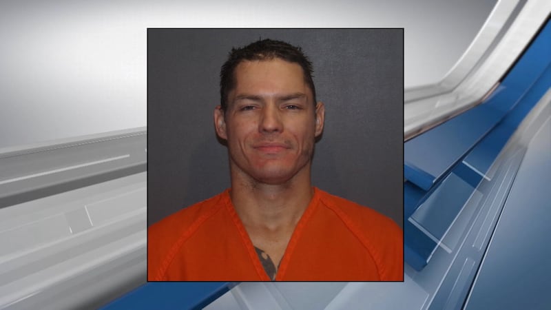 Hombre de Quitman arroja químicos a su abuela, según documentos