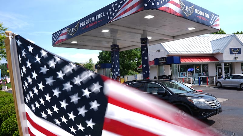 Una gasolinera de la red “Freedom Fuel” en Dresher, Pensilvania, el 10 de julio del 2026. (AP...