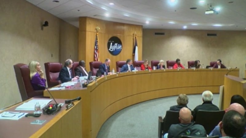 Cuando llegó el momento de votar sobre la ampliación de la subestación de Oncor, el consejo...