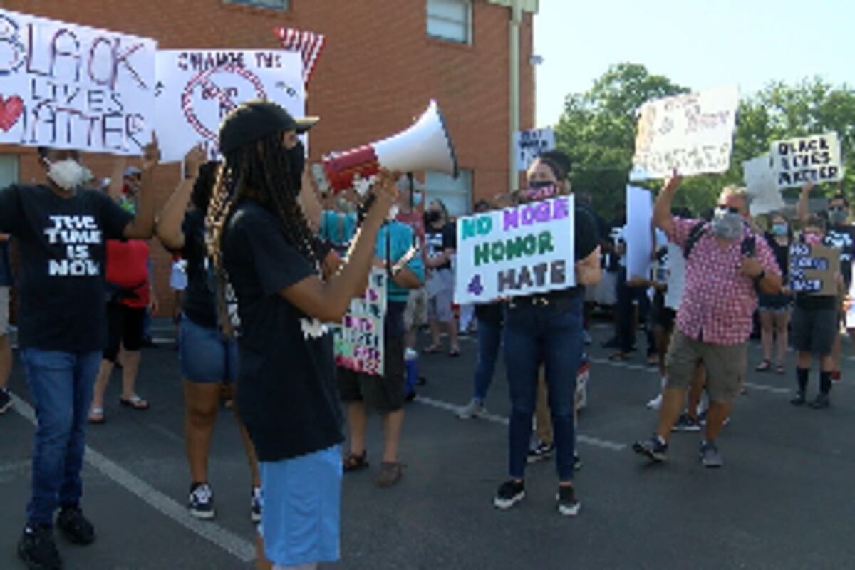 preloaded gallery image