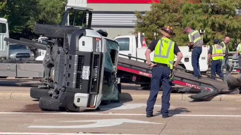 Rollover wreck stalls traffic on parts of Tyler loop