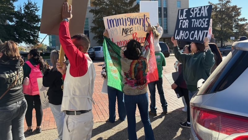 Los grupos protestan contra la participación del condado de Smith en el programa 287(g) del...