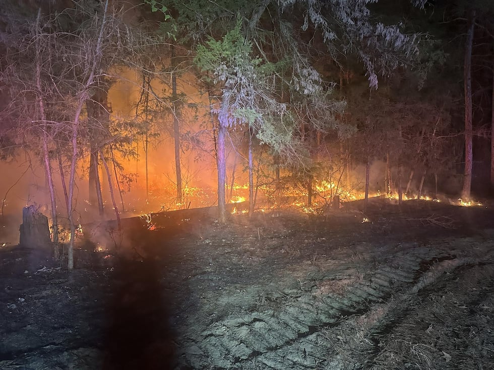 Grass fire on County Road 334 in Smith County