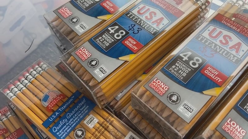 Exención de impuesto sobre las ventas en útiles escolares, ropa y mochilas este fin de semana.