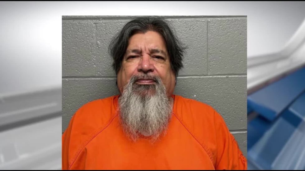 Declaración jurada: Hombre del condado de Newton detenido tras disparar a dos personas dentro...