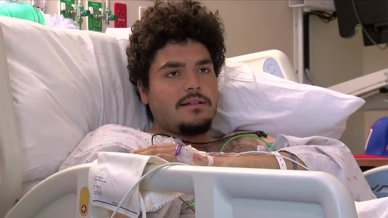 Un caimán atacó a un hombre de 23 años en Port Charlotte, Florida, la madrugada del domingo y...