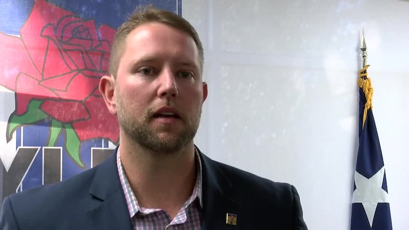 El ingeniero de servicios de agua de Tyler, Jacob Yanker.