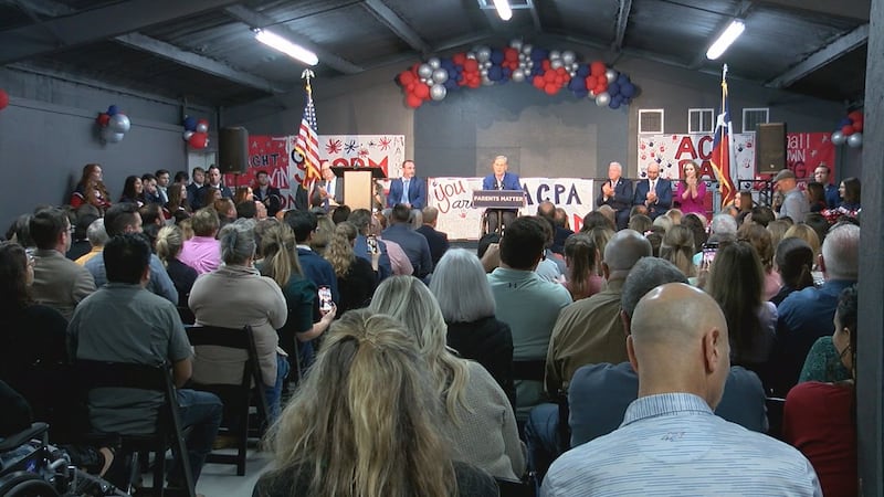 Governor Greg Abbott visits Athens to talk about school vouchers