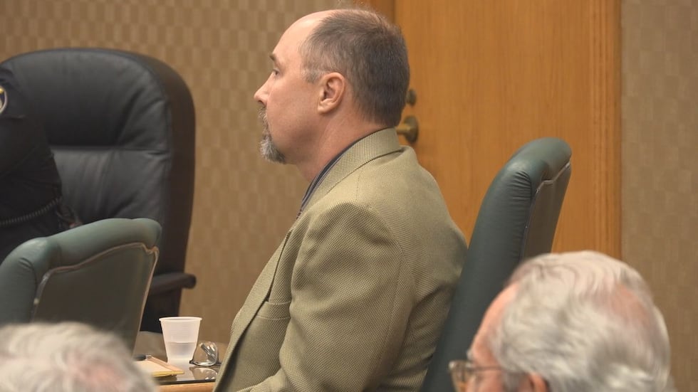 Un jurado declara culpable a entrenador de gimnasia de Longview de agredir sexualmente a un niño
