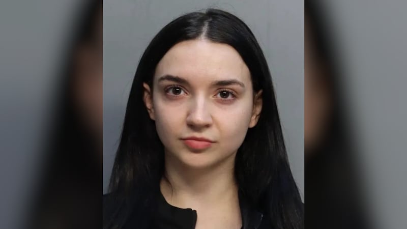 Nathalie Rodríguez González fue detenida y acusada de extorsión el viernes, según un informe...