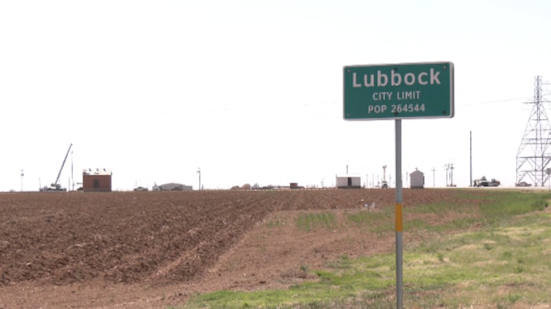 “Tener buena agua en la tierra es lo que hace el valor y lo que te da el mejor precio,” dijo...