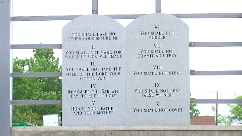 Se presenta una ley para que los Diez Mandamientos se exhiban en las aulas