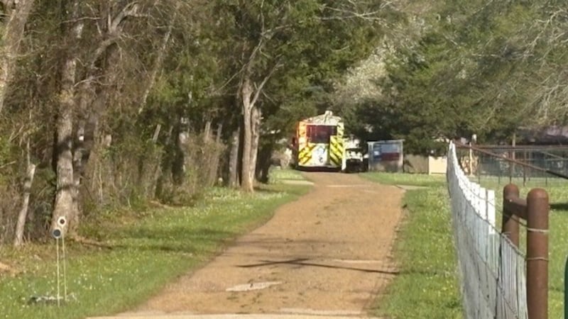 Los equipos del Distrito Escolar 2 del Condado de Smith están trabajando para extinguir un...