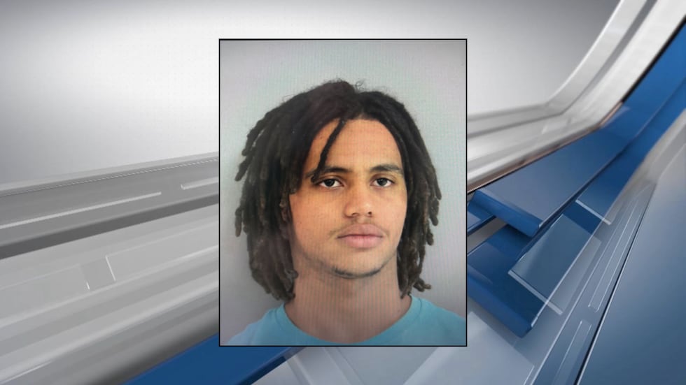 Clifton Lamond Davis Jr., 21, of Lufkin