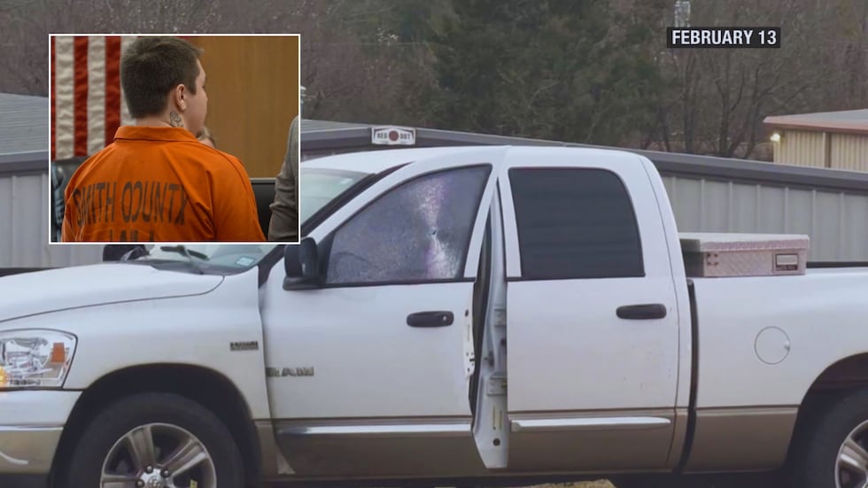 Dayton Alexander Morgan, de 23 años, de Ben Wheeler, disparó dos tiros a través de la...