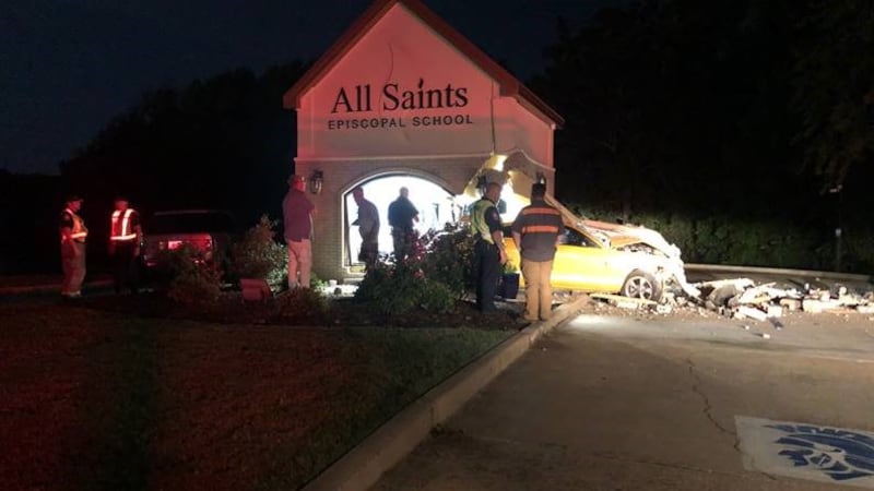 Tyler police investigate crash after driver fled the scene