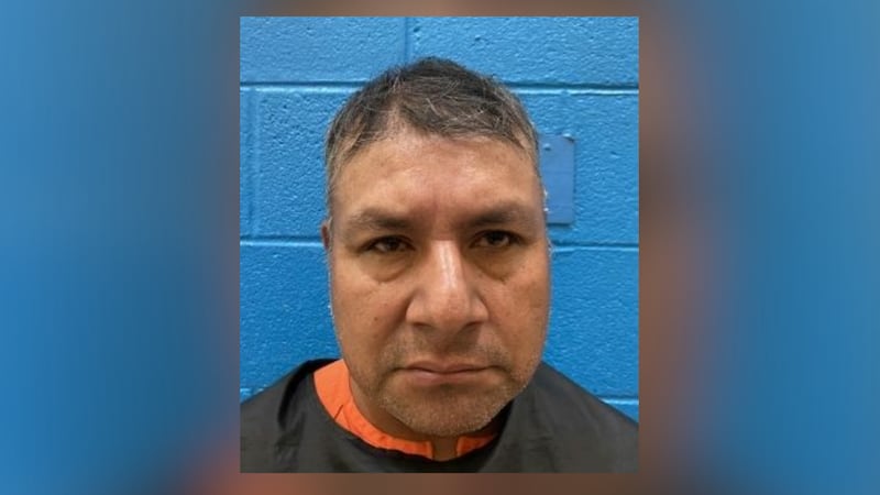 Maximiliano Queriapa Guardian, de 53 años, de Marion, acusado del delito grave de violación...