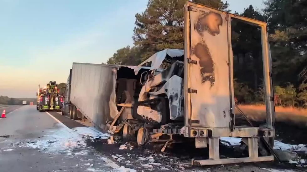 18-wheeler catches fire, closes down parts of Interstate 20 in Smith County