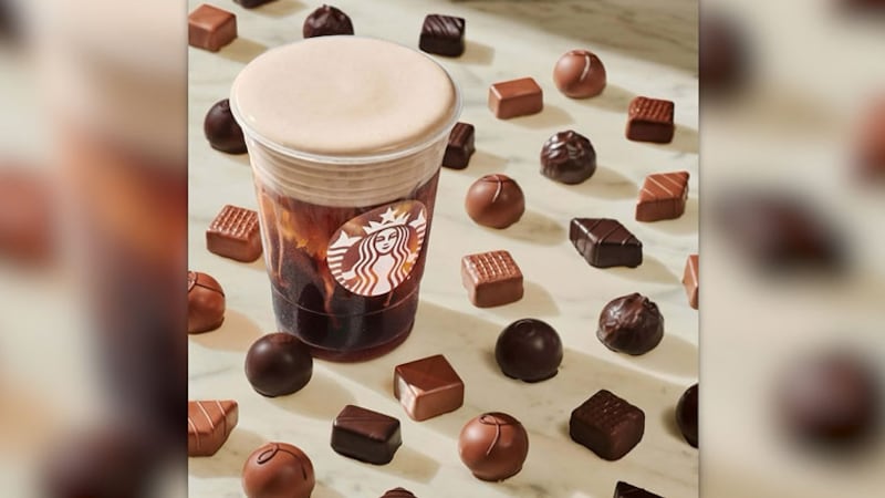 Starbucks está vendiendo una nueva cerveza fría con sabor a chocolate.
