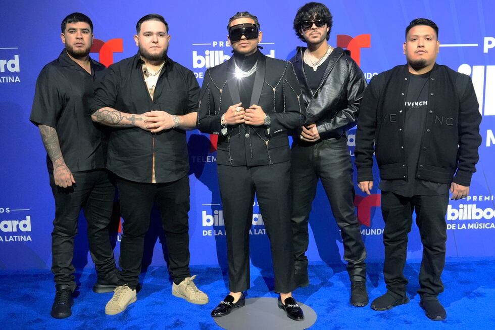 ARCHIVO - El grupo Fuerza Regida llega a los Premios Billboard Latinos, el jueves 17 de...