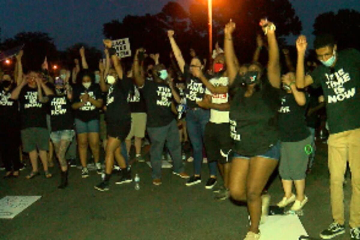 preloaded gallery image