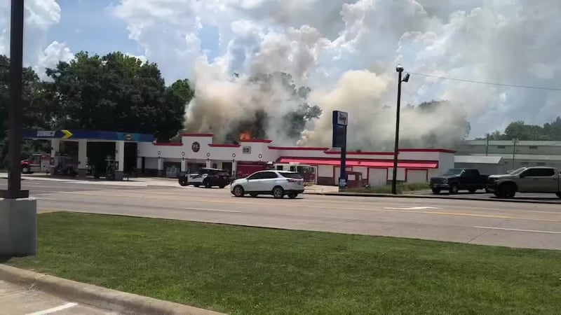 Se incendia una gasolinera en Frankston