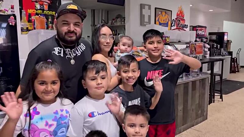 Hispano padre de siete hijos le pone ganas a su popular emprendimiento: la hamburguesa más...