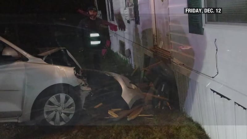 Residente del este de Texas exige seguridad vial tras sexto impacto de coche en su casa